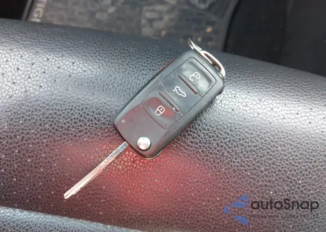 2011 Volkswagen Tiguan Se z USA, uszkodzony, nr VIN WVGAV7AX7BW517477